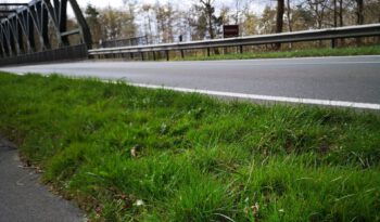 Langeweile an der Bundesstraße