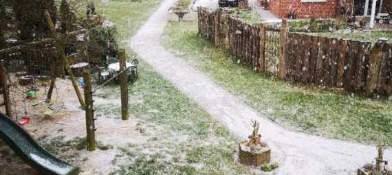 In Helte liegt morgens Schnee, Aprilwetter...